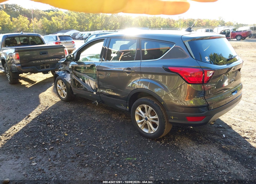 2019 FORD ESCAPE SE VIN: 1FMCU0GD0KUA15891