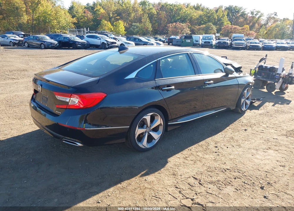2018 HONDA ACCORD VIN: 1HGCV1F92JA020306