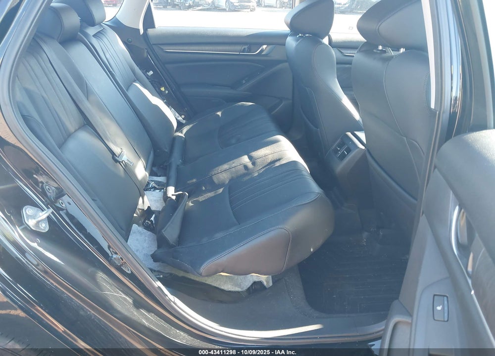 2018 HONDA ACCORD VIN: 1HGCV1F92JA020306