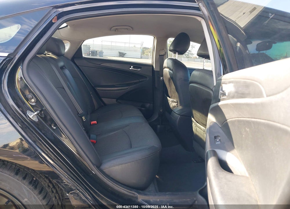 2011 HYUNDAI SONATA SE VIN: 5NPEC4AC3BH263506