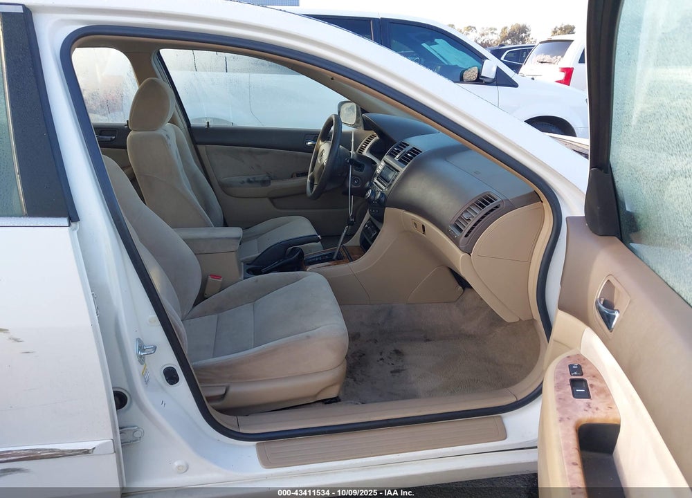 2003 HONDA ACCORD 2.4 EX VIN: JHMCM56613C042527