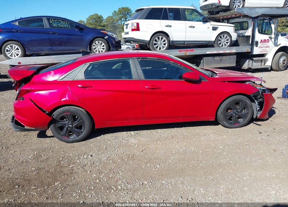 2021 HYUNDAI ELANTRA VIN: 5NPLM4AG7MH010411