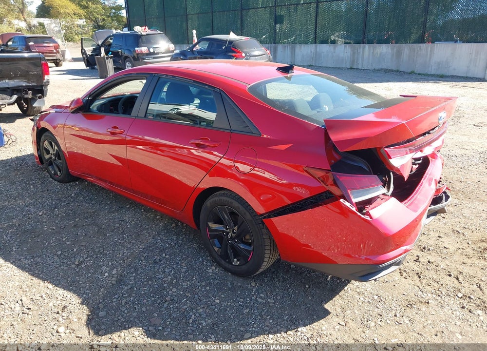 2021 HYUNDAI ELANTRA VIN: 5NPLM4AG7MH010411