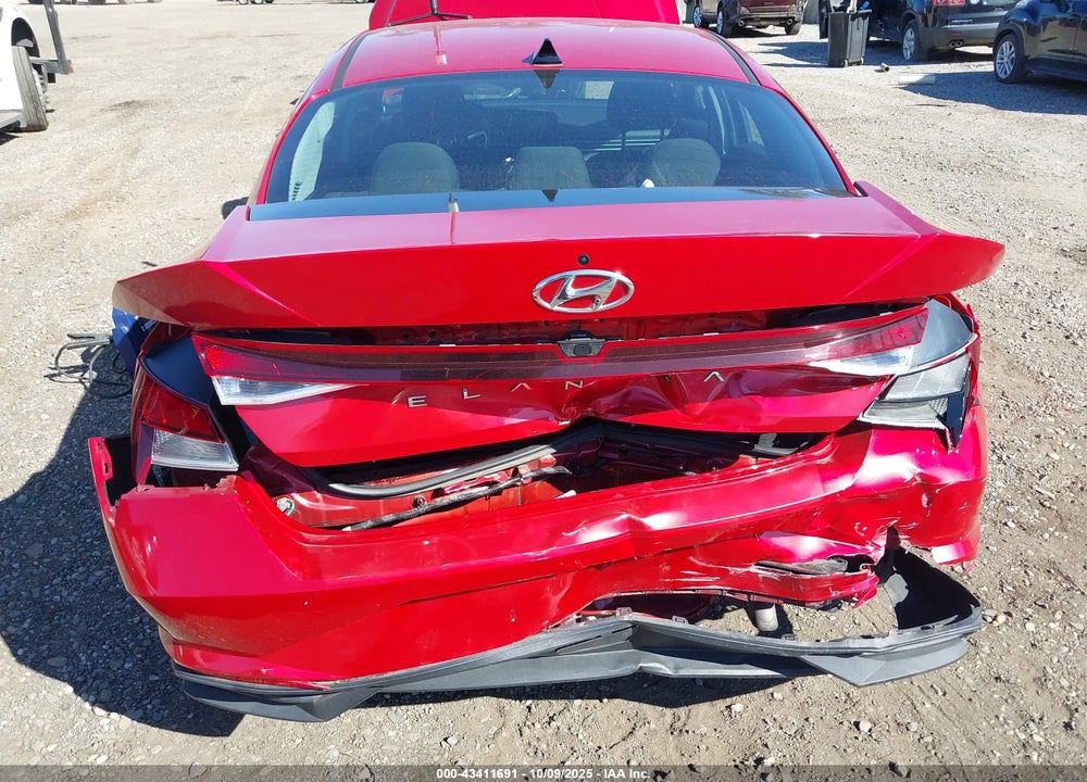 2021 HYUNDAI ELANTRA VIN: 5NPLM4AG7MH010411