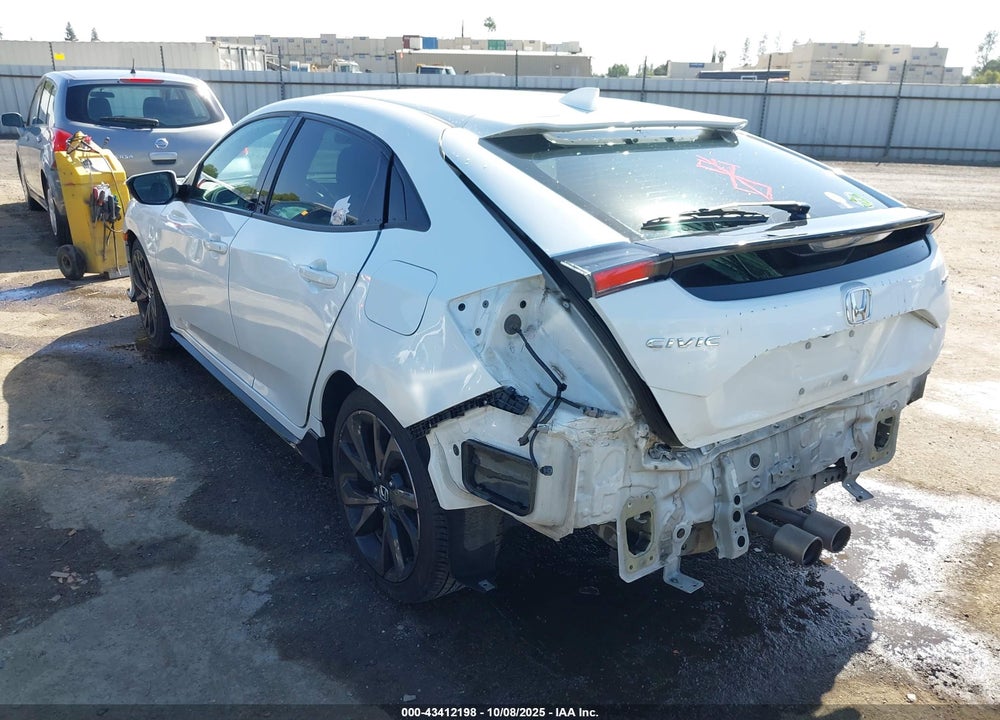 2018 HONDA CIVIC VIN: SHHFK7H42JU425337