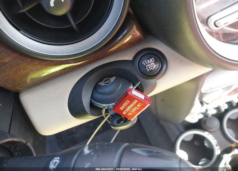 2010 MINI COOPER S VIN: WMWMF7C56ATZ34628