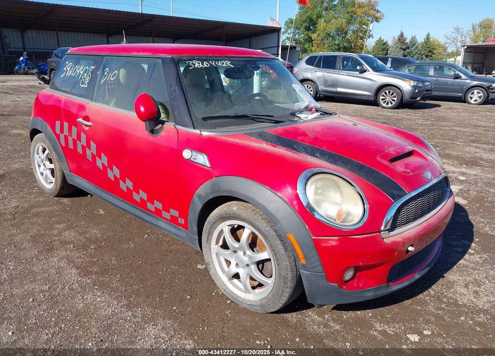 2010 MINI COOPER S VIN: WMWMF7C56ATZ34628