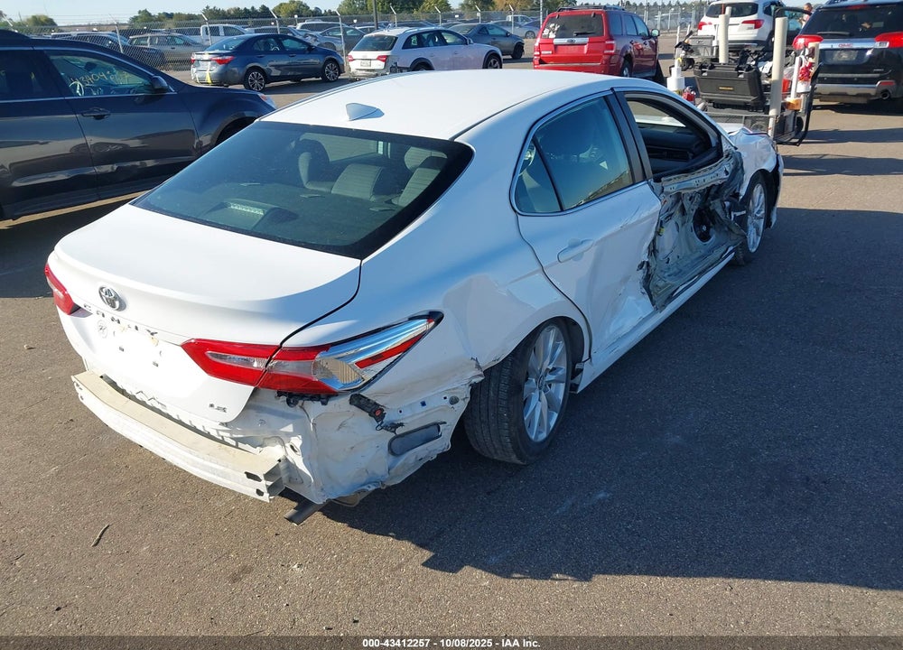 2019 TOYOTA CAMRY LE VIN: 4T1B11HK2KU796047