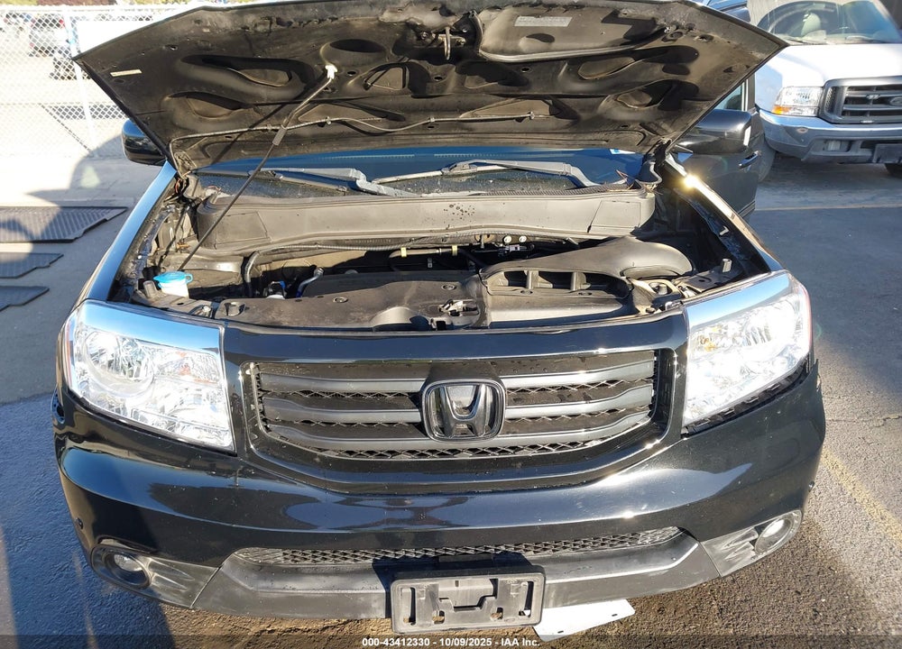 2015 HONDA PILOT TOURING VIN: 5FNYF3H96FB011178
