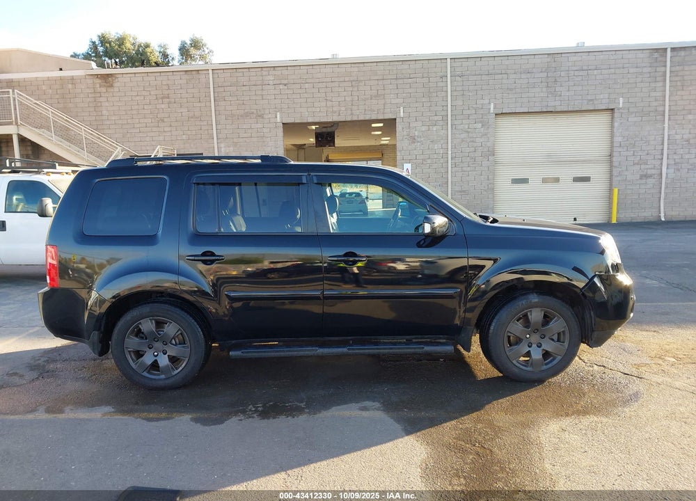 2015 HONDA PILOT TOURING VIN: 5FNYF3H96FB011178