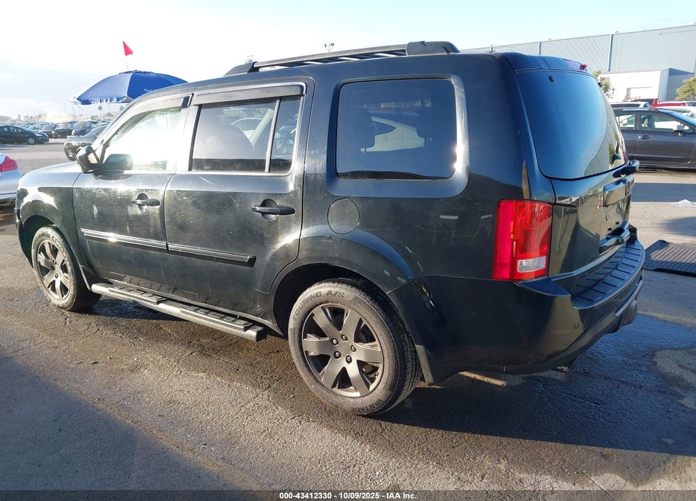 2015 HONDA PILOT TOURING VIN: 5FNYF3H96FB011178