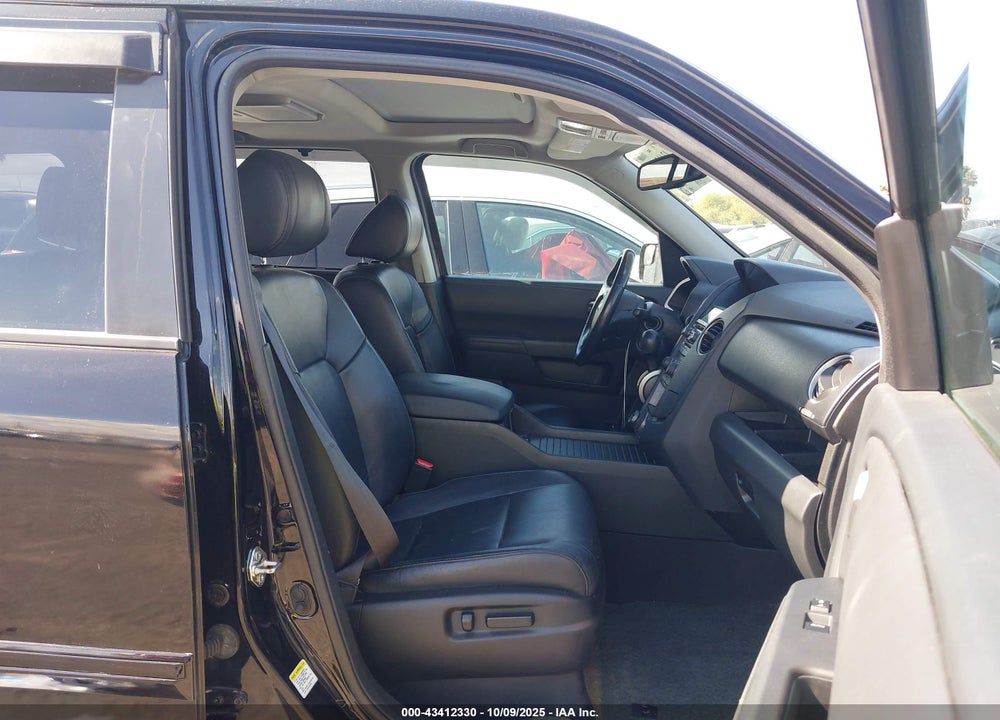 2015 HONDA PILOT TOURING VIN: 5FNYF3H96FB011178