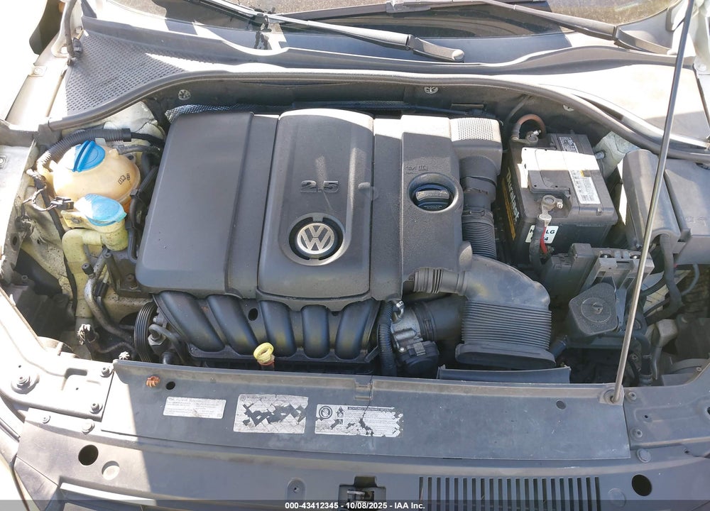 2013 VOLKSWAGEN PASSAT VIN: 1VWBH7A37DC085262