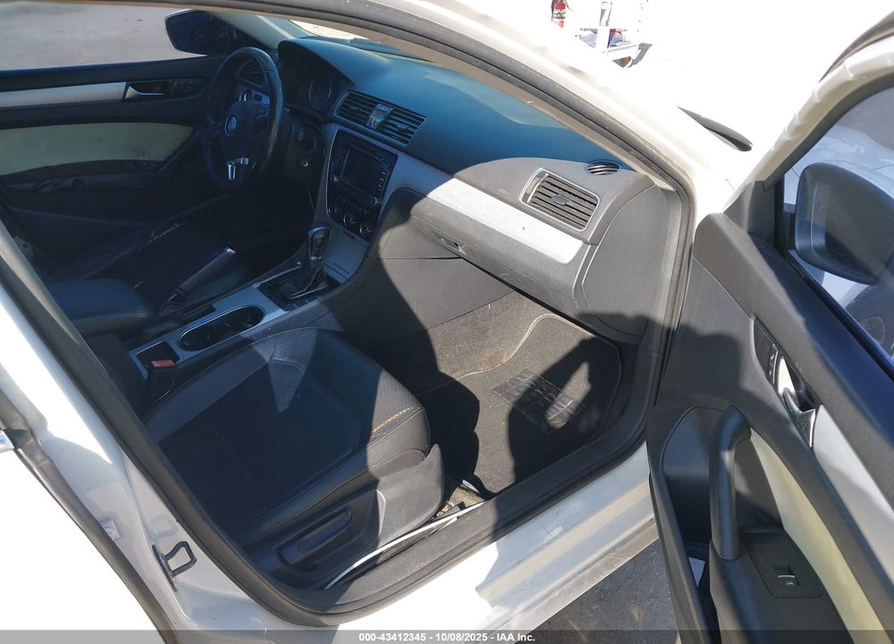 2013 VOLKSWAGEN PASSAT VIN: 1VWBH7A37DC085262