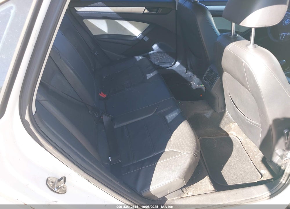 2013 VOLKSWAGEN PASSAT VIN: 1VWBH7A37DC085262