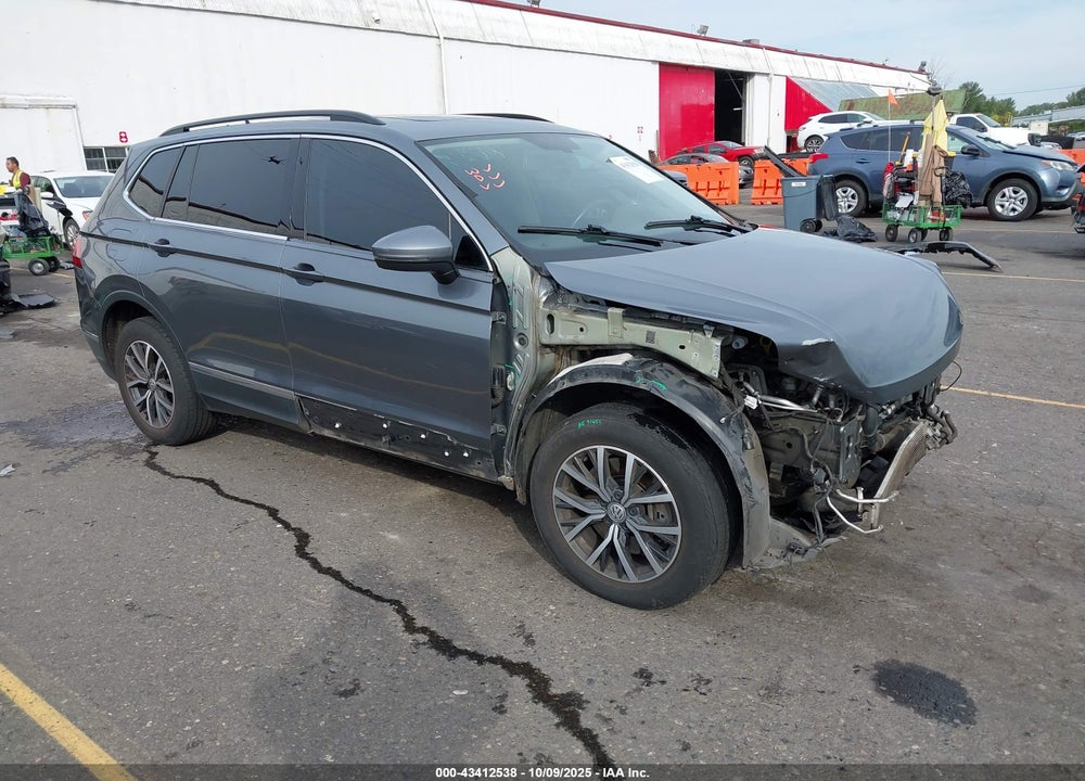 2018 VOLKSWAGEN TIGUAN 2.0T SE/2.0T SEL VIN: 3VV2B7AX7JM206097