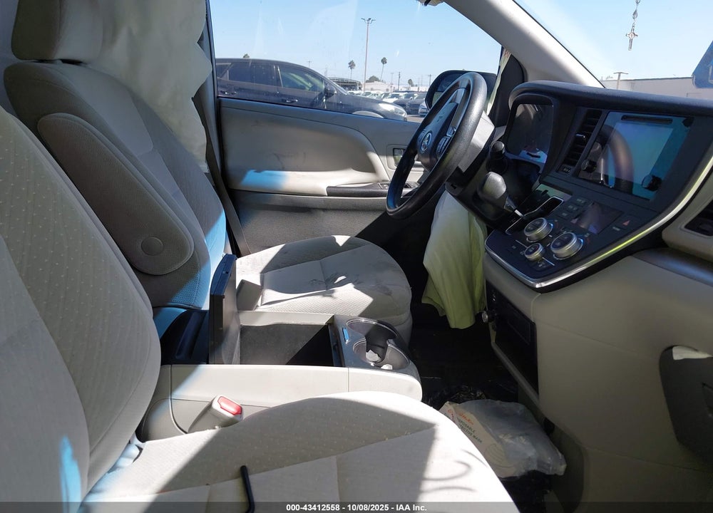 2016 TOYOTA SIENNA LE 8 PASSENGER VIN: 5TDKK3DC0GS717160