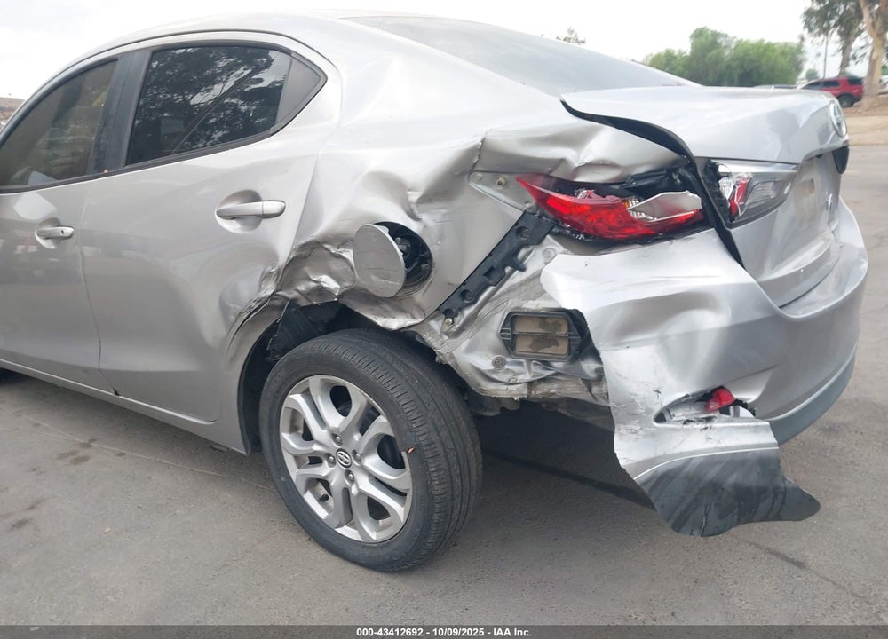 2016 SCION IA VIN: 3MYDLBZV0GY113547