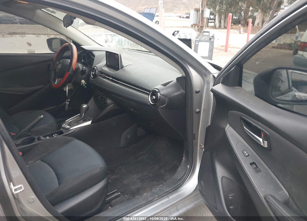2016 SCION IA VIN: 3MYDLBZV0GY113547