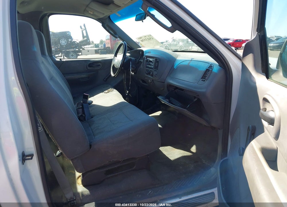 2002 FORD F-150 VIN: 1FTRF17262NB97443