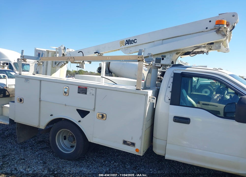 2020 FORD F-350 CHASSIS VIN: 1FDRF3G61LEE22038