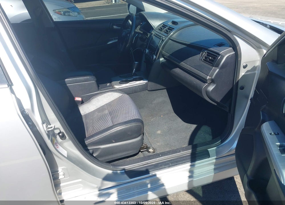 2013 TOYOTA CAMRY SE VIN: 4T1BF1FK8DU243667