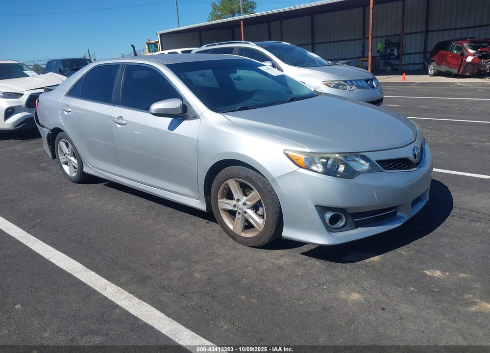 2013 TOYOTA CAMRY SE VIN: 4T1BF1FK8DU243667