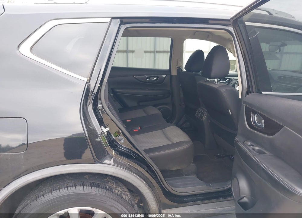 2018 NISSAN ROGUE VIN: JN8AT2MV7JW315412
