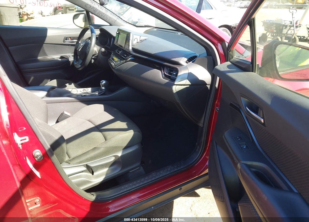 2018 TOYOTA C-HR XLE PREMIUM VIN: JTNKHMBX8J1006316