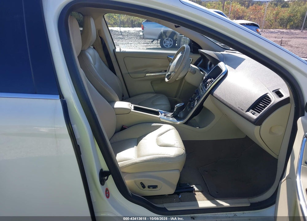 2013 VOLVO XC60 VIN: YV4952DZ1D2370393