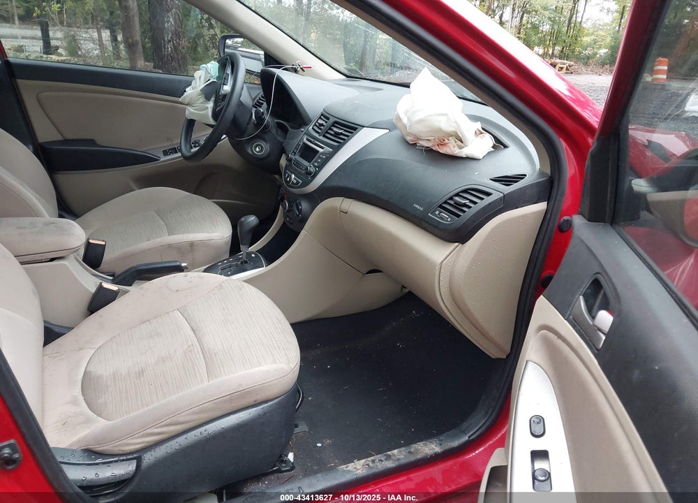 2016 HYUNDAI ACCENT VIN: KMHCT4AE1GU086116