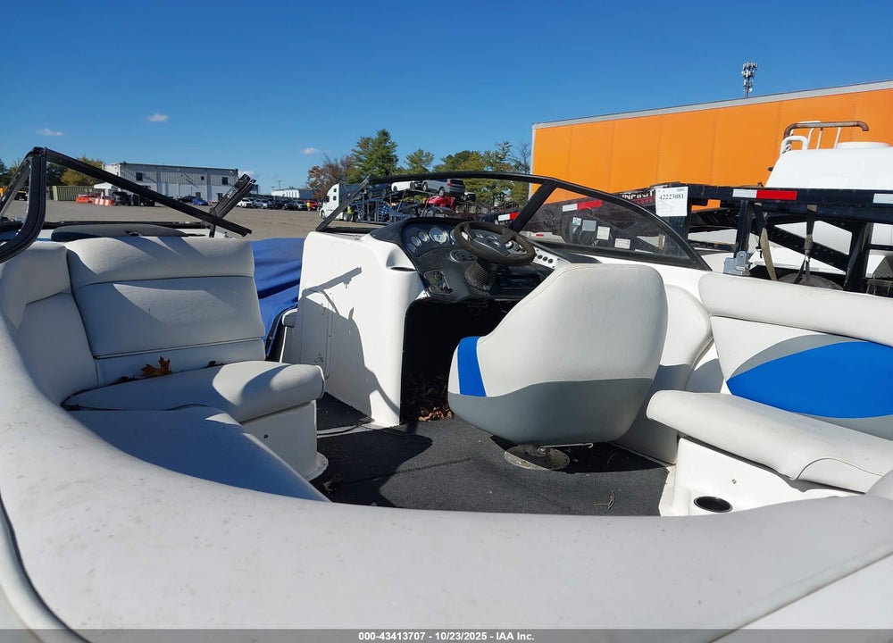 2000 TIGE 2300V VIN: TIXL4331F000