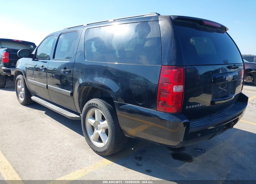 2008 CHEVROLET SUBURBAN 1500 LT VIN: 1GNFC16088R197853