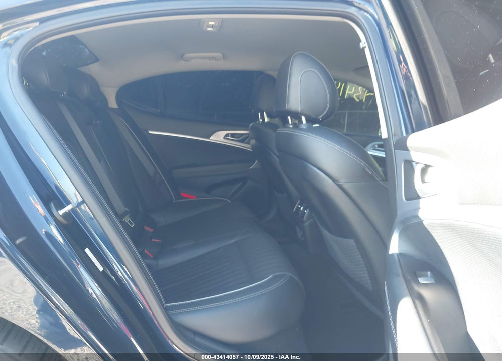 2019 GENESIS G70 VIN: KMTG54LE0KU034628