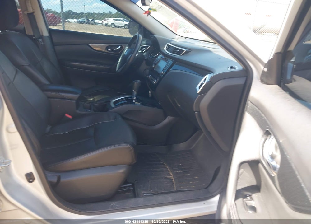 2016 NISSAN ROGUE SL VIN: 5N1AT2MV9GC843664
