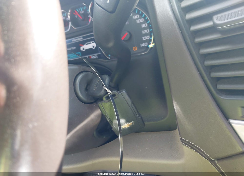 2018 CHEVROLET SUBURBAN LT VIN: 1GNSKHKC7JR403132