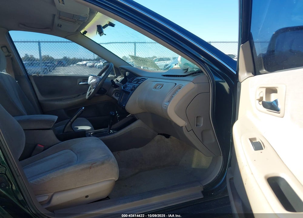1999 HONDA ACCORD LX VIN: 1HGCG6650XA046755