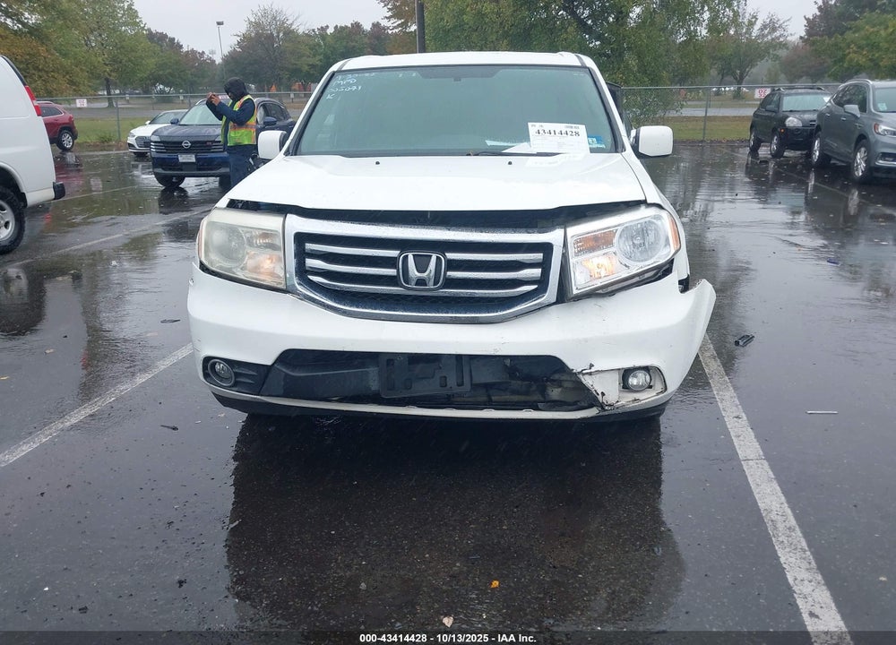 2014 HONDA PILOT VIN: 5FNYF4H41EB005071