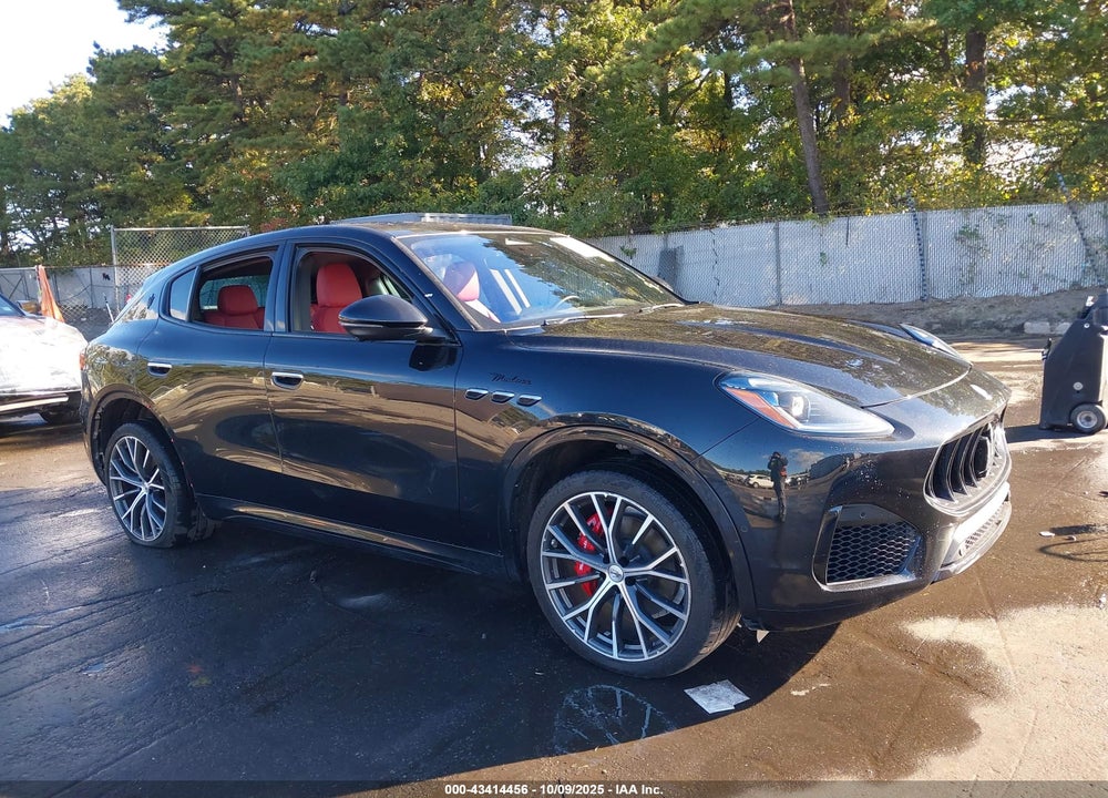2023 MASERATI GRECALE MODENA VIN: ZN682AVM8P7426498