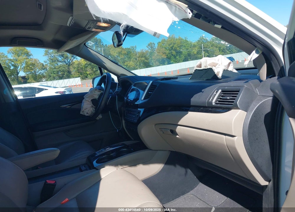 2018 HONDA PILOT VIN: 5FNYF5H98JB015527