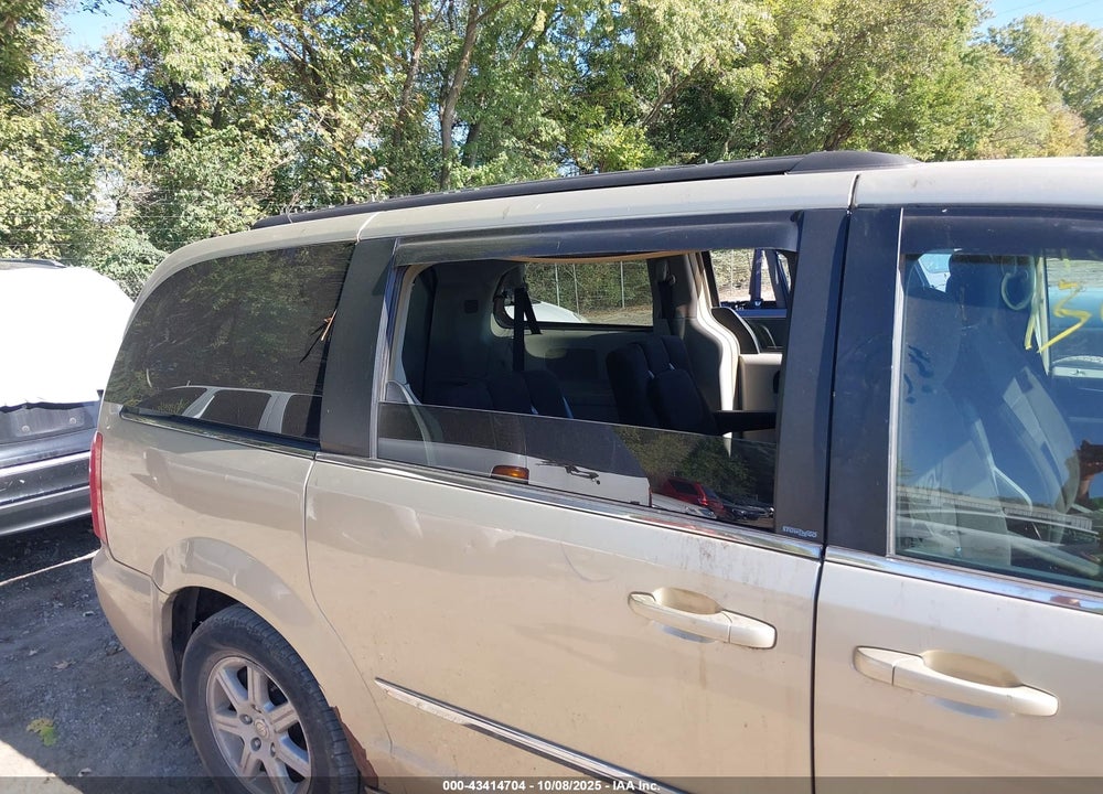 2011 CHRYSLER TOWN & COUNTRY TOURING VIN: 2A4RR5DG7BR677258