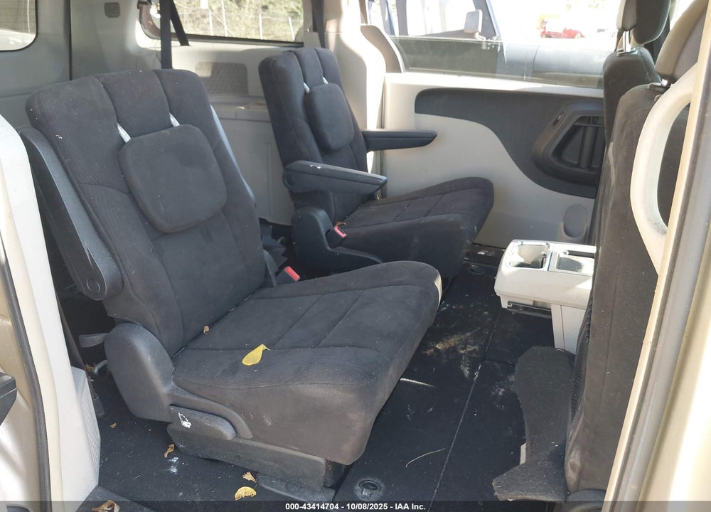 2011 CHRYSLER TOWN & COUNTRY TOURING VIN: 2A4RR5DG7BR677258