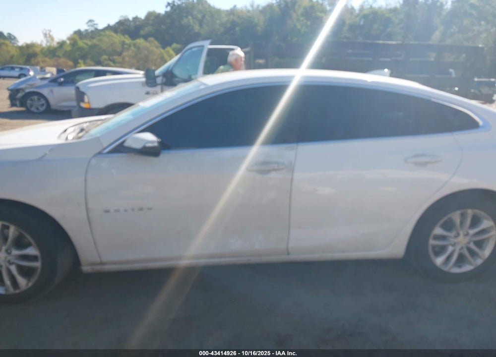 2018 CHEVROLET MALIBU LT VIN: 1G1ZD5ST3JF125128
