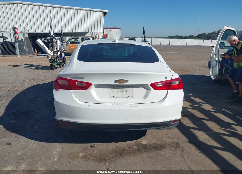 2018 CHEVROLET MALIBU LT VIN: 1G1ZD5ST3JF125128
