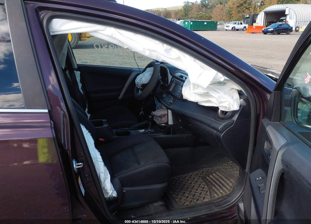 2016 TOYOTA RAV4 XLE VIN: 2T3RFREV4GW446642