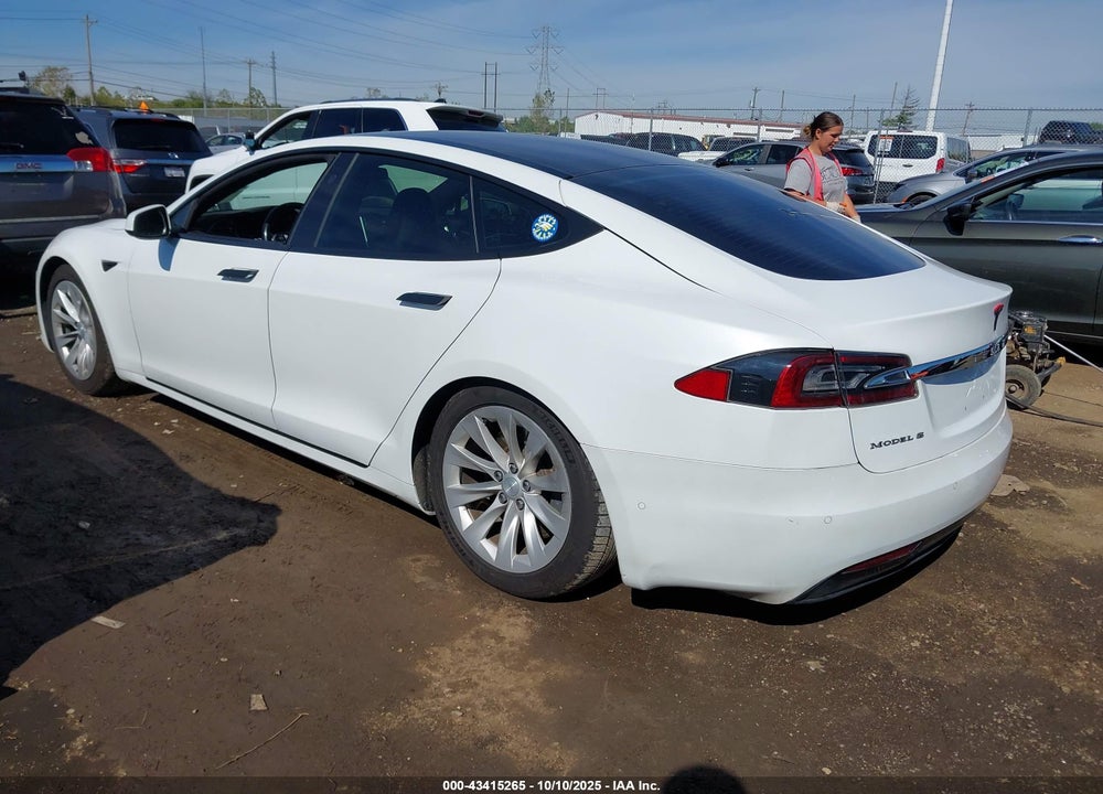 2017 TESLA MODEL S VIN: 5YJSA1E2XHF187590