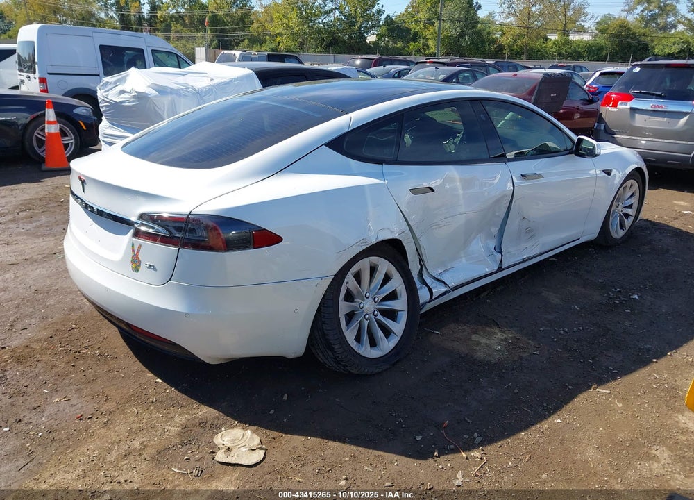 2017 TESLA MODEL S VIN: 5YJSA1E2XHF187590