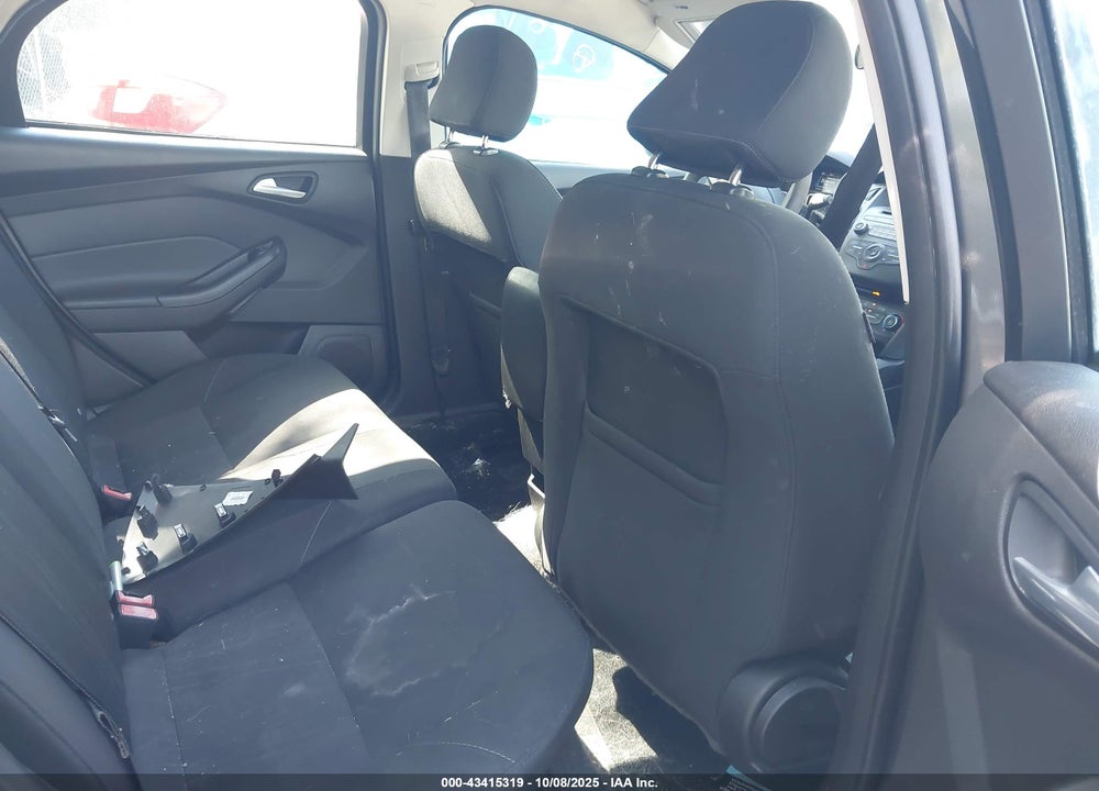 2017 FORD FOCUS SE VIN: 1FADP3K24HL225275