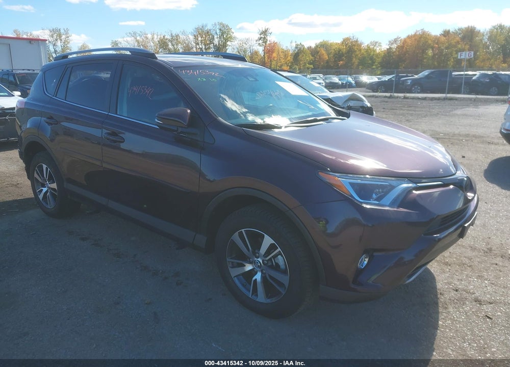 2018 TOYOTA RAV4 XLE VIN: 2T3RFREV0JW822017