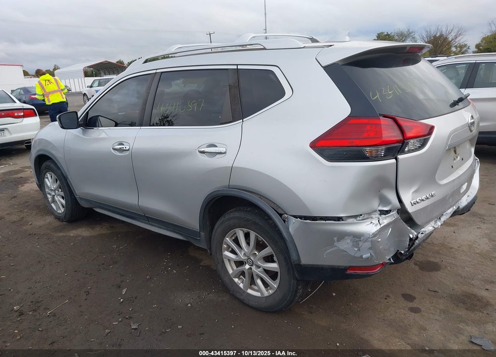 2017 NISSAN ROGUE SV VIN: JN8AT2MV7HW256419